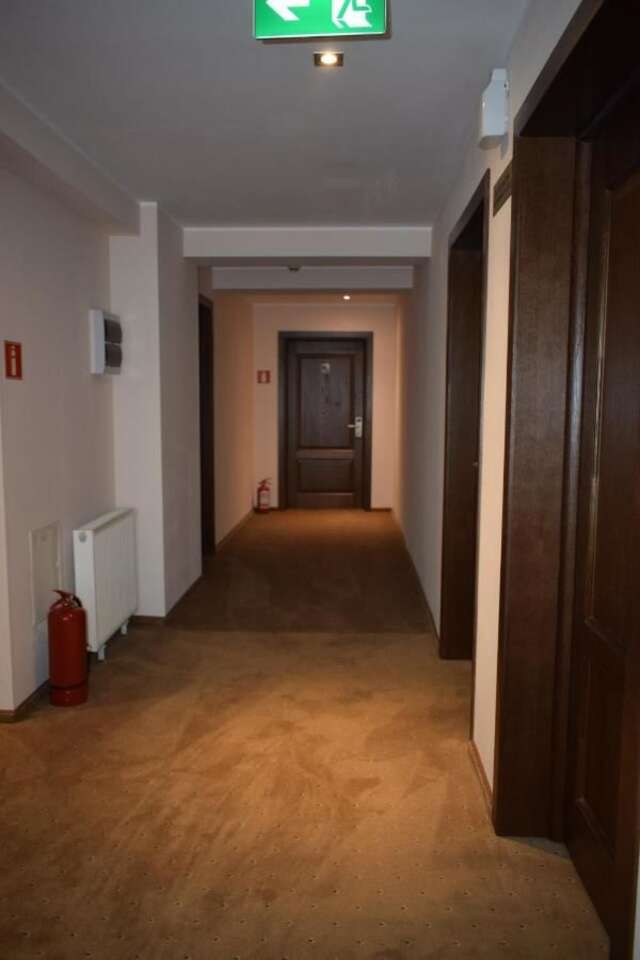 Отель Hotel Regal Брашов-6